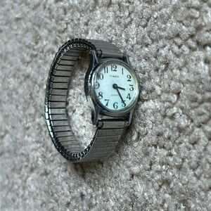 Timex women’s vintage‎ quartz silver bracelet watch one size measurements shown